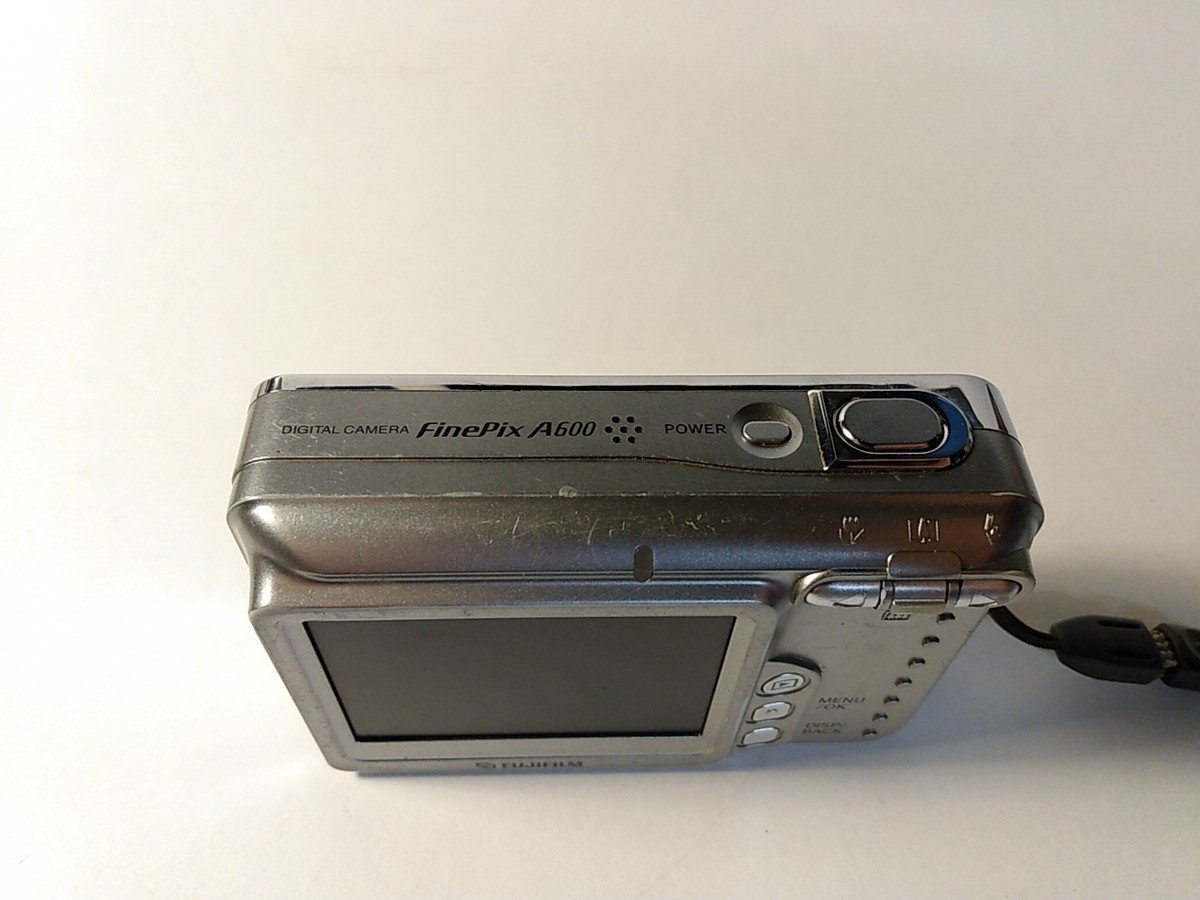 Fujifilm FinePix A600 digital camera, 6.3 MP, 3x zoom, works, has