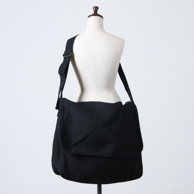 COMOLI (コモリ) ヘンプダック ショルダーバッグ