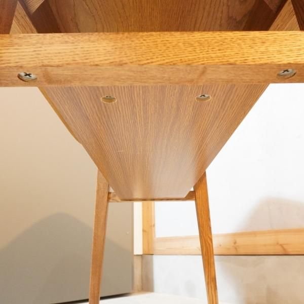 人気のunicoウニコのKURT(クルト)シリーズのカフェテーブルです