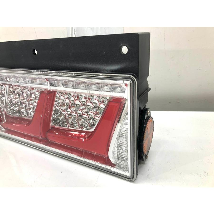 HINO 日野 ダンプ トラック 純正 テールランプ 右 LED 24V KOITO220