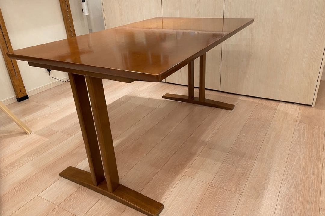 カリモク60 ｜ダイニングテーブル130 2本脚 天然木 ｜たのメル便 カリモク60］ダイニングテーブルT1300の紹介・購入ページ｜LT LOTTO