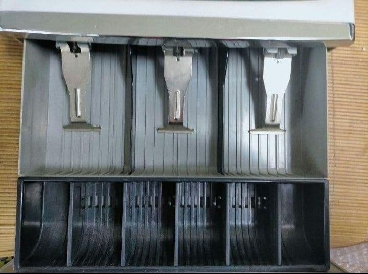 カシオレジスター TE-M80 中古品 人気機種感熱紙 送料無料 653811